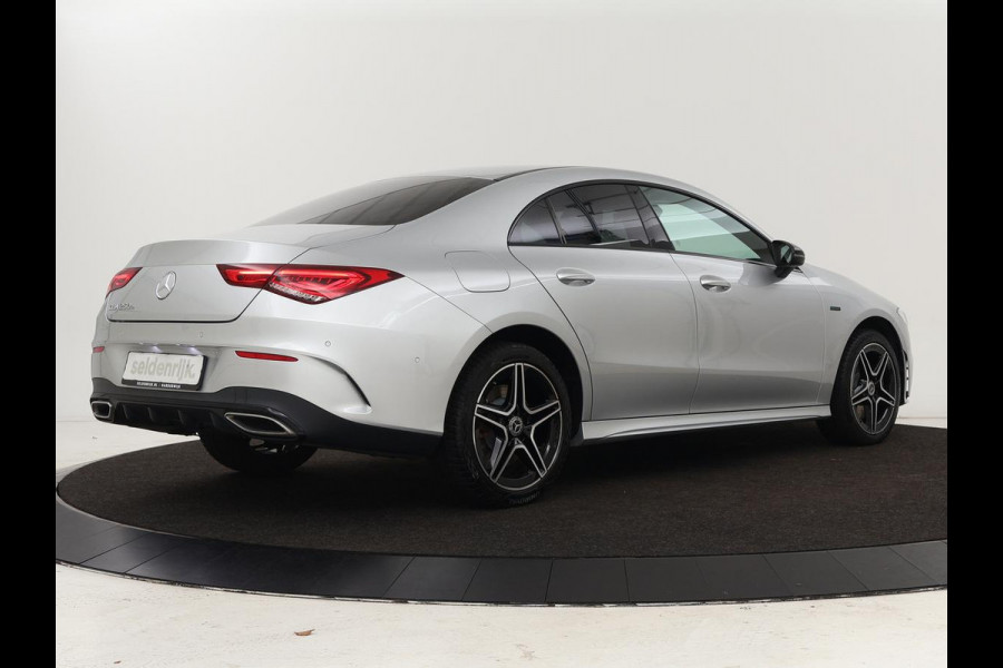 Mercedes-Benz CLA-Klasse 250e AMG Night | Stoelverwarming | Leder/Alcantara | Camera | Widescreen | Navigatie | Full LED | Sportstoelen
