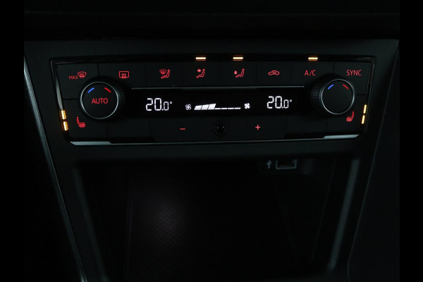Volkswagen Polo 1.0 TSI Highline | Stoelverwarming | Parkeerhulp | Adaptive cruise | Navigatie | Bluetooth | Climate control | Getint glas