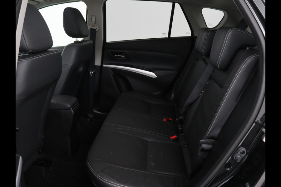 Suzuki S-Cross 1.4 Boosterjet Stijl Smart Hybrid | Panoramadak | Leder | Trekhaak | Stoelverwarming | Adaptive cruise | Full LED