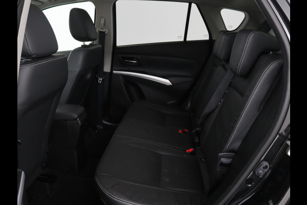 Suzuki S-Cross 1.4 Boosterjet Stijl Smart Hybrid | Panoramadak | Leder | Trekhaak | Stoelverwarming | Adaptive cruise | Full LED