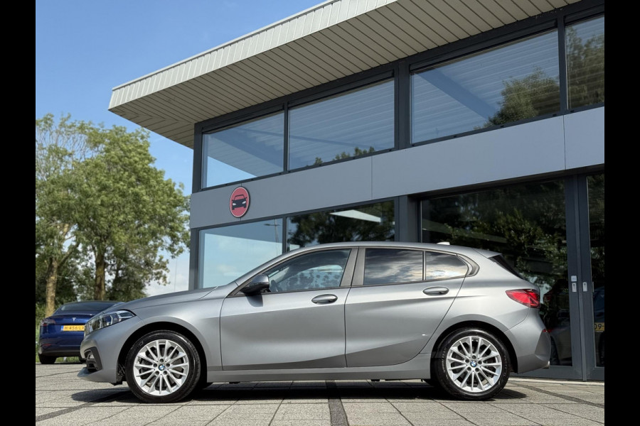 BMW 1-serie 120i Aut. Business Ed. | Navi | BMW-Individual | Led |