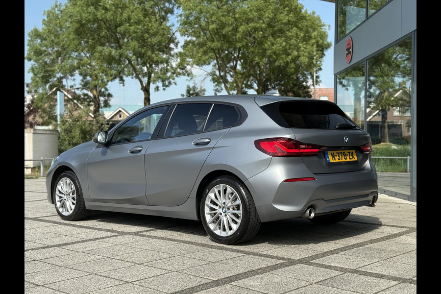 BMW 1-serie 120i Aut. Business Ed. | Navi | BMW-Individual | Led |
