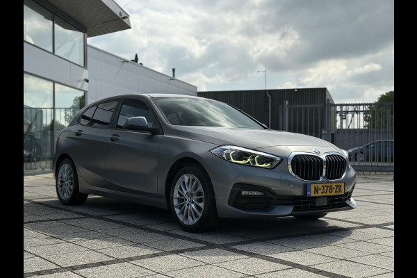 BMW 1-serie 120i Aut. Business Ed. | Navi | BMW-Individual | Led |