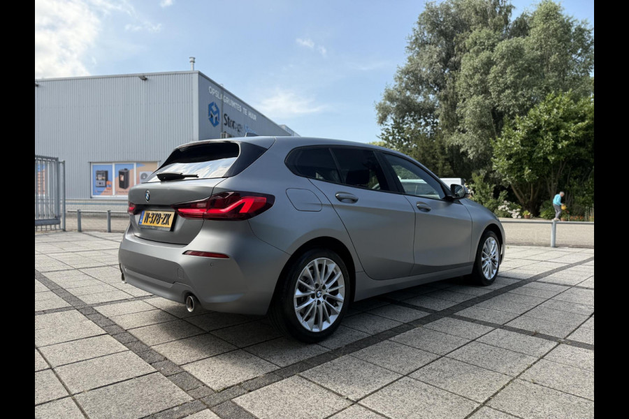 BMW 1-serie 120i Aut. Business Ed. | Navi | BMW-Individual | Led |