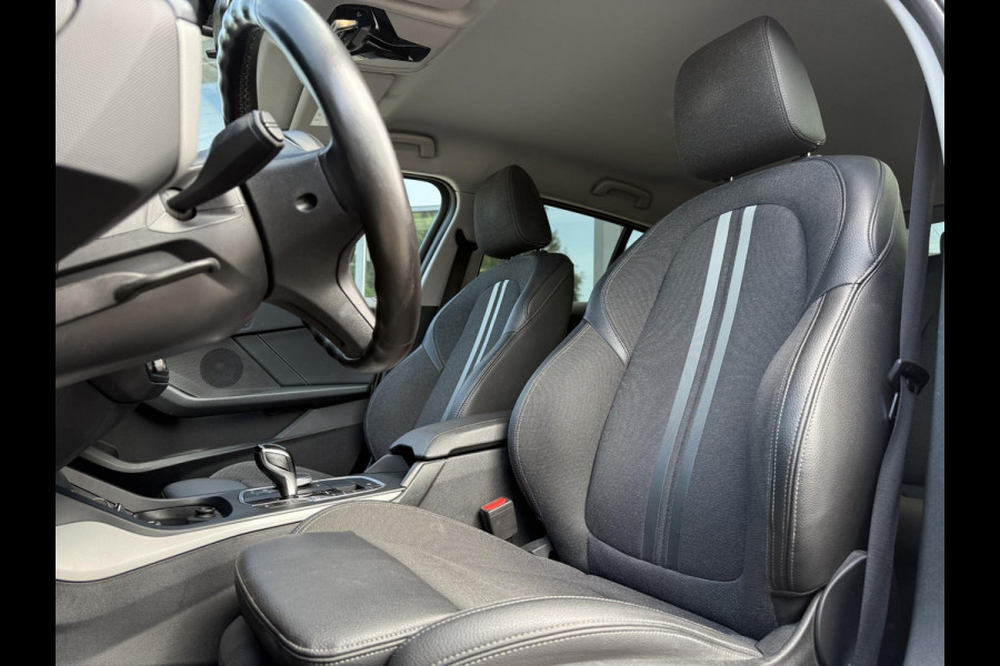 BMW 1-serie 120i Aut. Business Ed. | Navi | BMW-Individual | Led |