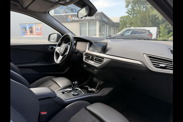 BMW 1-serie 120i Aut. Business Ed. | Navi | BMW-Individual | Led |