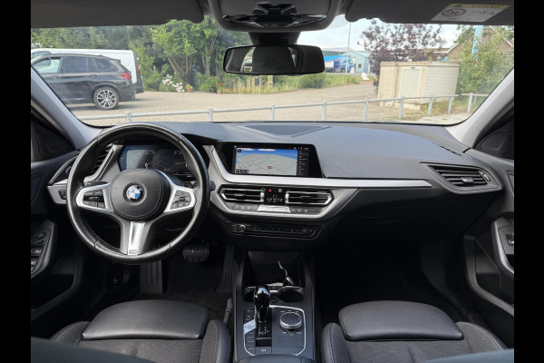 BMW 1-serie 120i Aut. Business Ed. | Navi | BMW-Individual | Led |