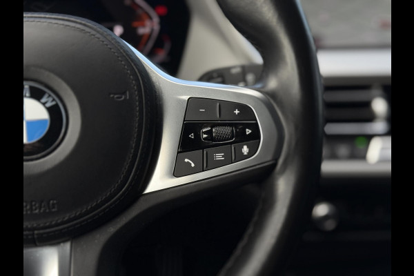 BMW 1-serie 120i Aut. Business Ed. | Navi | BMW-Individual | Led |