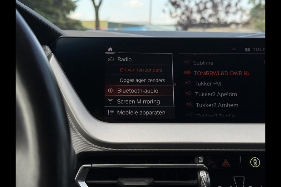 BMW 1-serie 120i Aut. Business Ed. | Navi | BMW-Individual | Led |