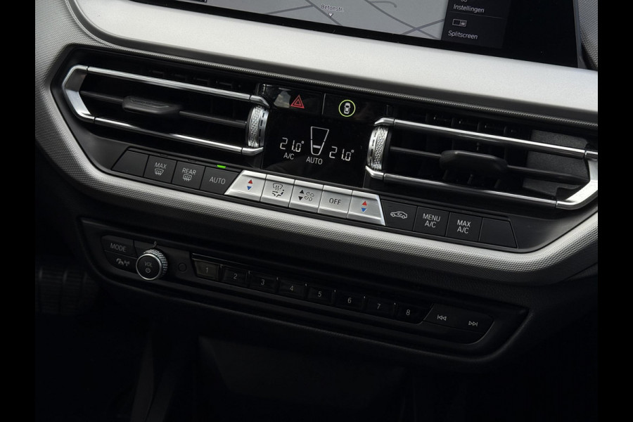 BMW 1-serie 120i Aut. Business Ed. | Navi | BMW-Individual | Led |