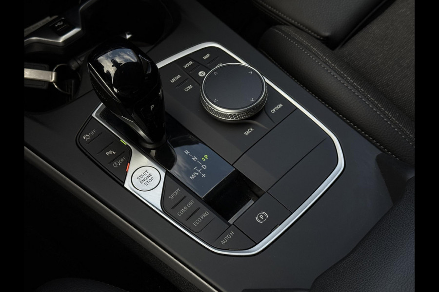 BMW 1-serie 120i Aut. Business Ed. | Navi | BMW-Individual | Led |