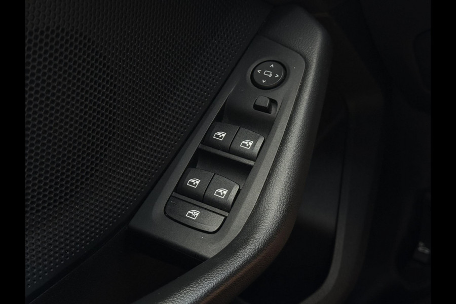 BMW 1-serie 120i Aut. Business Ed. | Navi | BMW-Individual | Led |