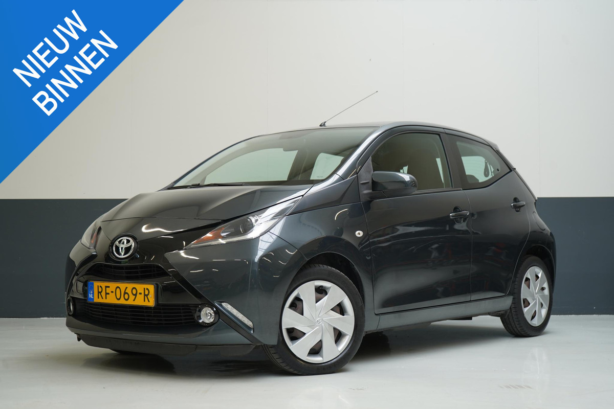 Toyota Aygo 1.0 VVT-i x-play | Airconditioning | Apple Carplay | Achteruitrijcamera | 5-deurs Toyota Aygo 1.0 VVT-i x-play | Airconditioning | Apple Carplay | Achteruitrijcamera | 5-deurs