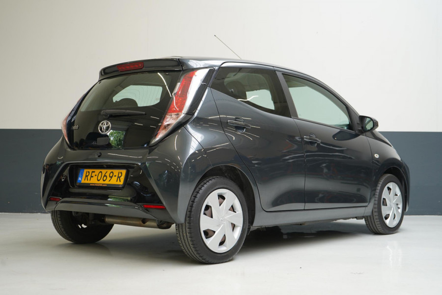 Toyota Aygo 1.0 VVT-i x-play | Airconditioning | Apple Carplay | Achteruitrijcamera | 5-deurs