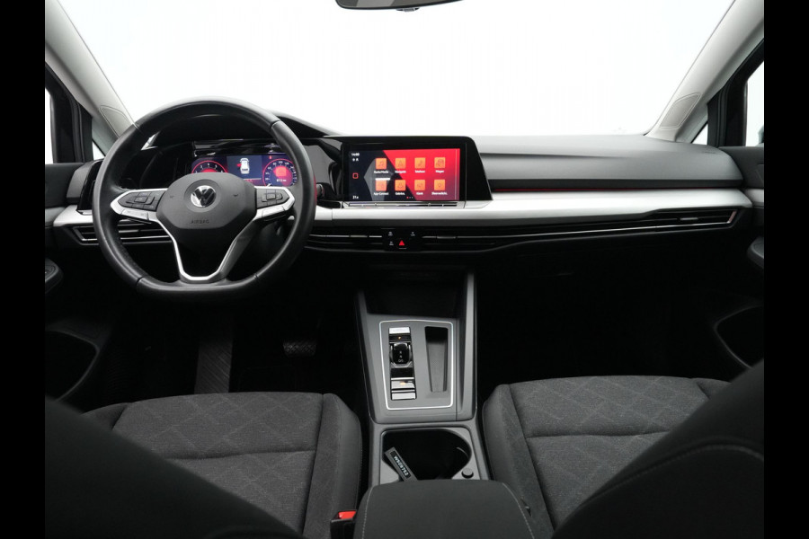 Volkswagen GOLF Variant 1.5 eTSI 130pk DSG Life Navigatie Pdc Clima Acc 102