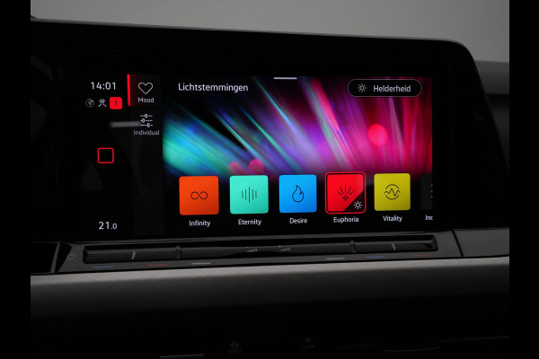 Volkswagen GOLF Variant 1.5 eTSI 130pk DSG Life Navigatie Pdc Clima Acc 102