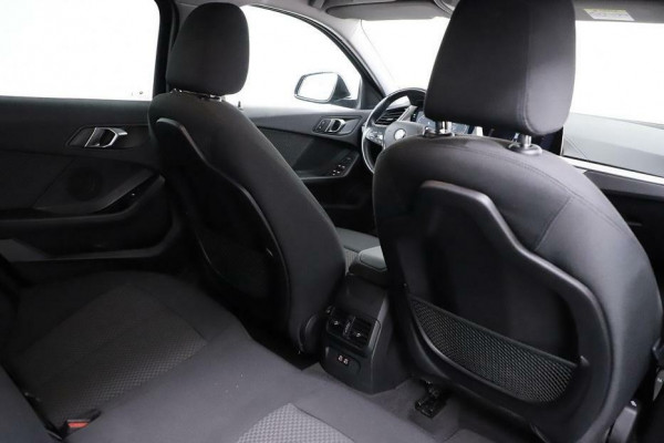BMW 1-serie 118i Sport Black Edition Navi Cruise CarPlay NAP