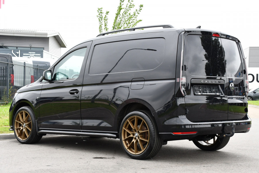 Volkswagen Caddy Cargo 2.0 TDI black Edition Camera, Cruise, Carplay, Stoelverwarming, Automaat, 122PK, Sensoren, LED, Multimedia, UNIEK!
