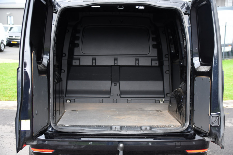 Volkswagen Caddy Cargo 2.0 TDI black Edition Camera, Cruise, Carplay, Stoelverwarming, Automaat, 122PK, Sensoren, LED, Multimedia, UNIEK!