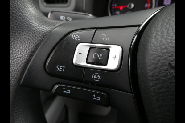 Volkswagen Crafter 35 2.0 TDI 180 pk L3H3 ( L2H2) airco, apple carplay ,camera ,trekhaak