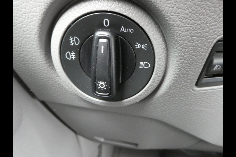 Volkswagen Crafter 35 2.0 TDI 180 pk L3H3 ( L2H2) airco, apple carplay ,camera ,trekhaak
