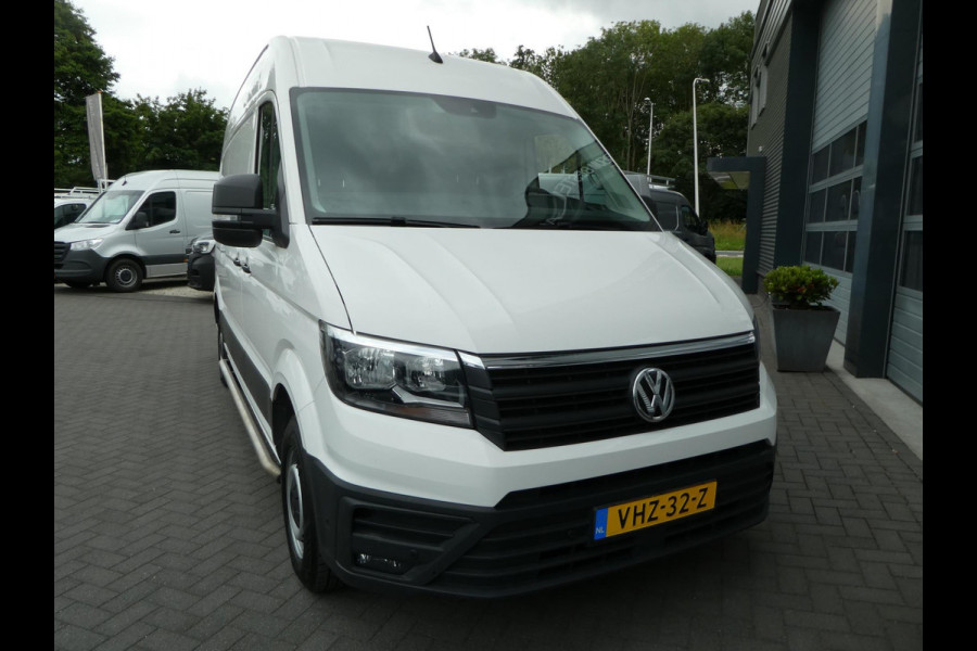 Volkswagen Crafter 35 2.0 TDI 180 pk L3H3 ( L2H2) airco, apple carplay ,camera ,trekhaak