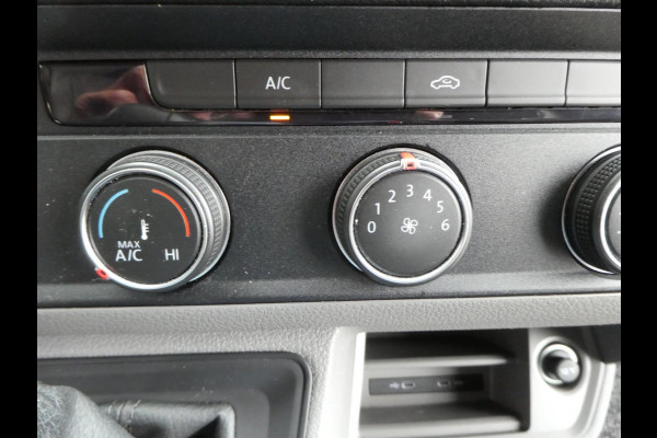 Volkswagen Crafter 35 2.0 TDI 180 pk L3H3 ( L2H2) airco, apple carplay ,camera ,trekhaak