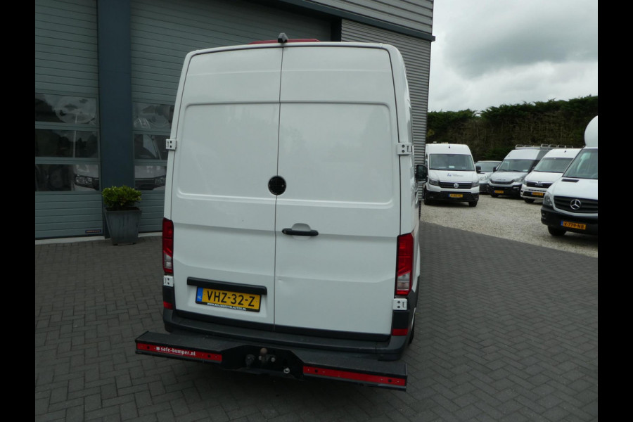 Volkswagen Crafter 35 2.0 TDI 180 pk L3H3 ( L2H2) airco, apple carplay ,camera ,trekhaak