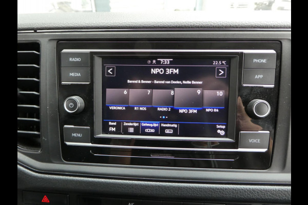 Volkswagen Crafter 35 2.0 TDI 180 pk L3H3 ( L2H2) airco, apple carplay ,camera ,trekhaak
