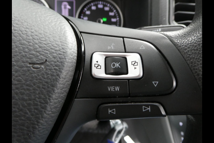Volkswagen Crafter 35 2.0 TDI 180 pk L3H3 ( L2H2) airco, apple carplay ,camera ,trekhaak