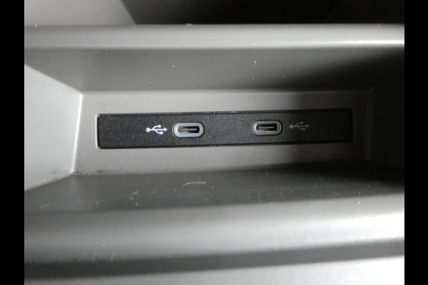 Volkswagen Crafter 35 2.0 TDI 180 pk L3H3 ( L2H2) airco, apple carplay ,camera ,trekhaak