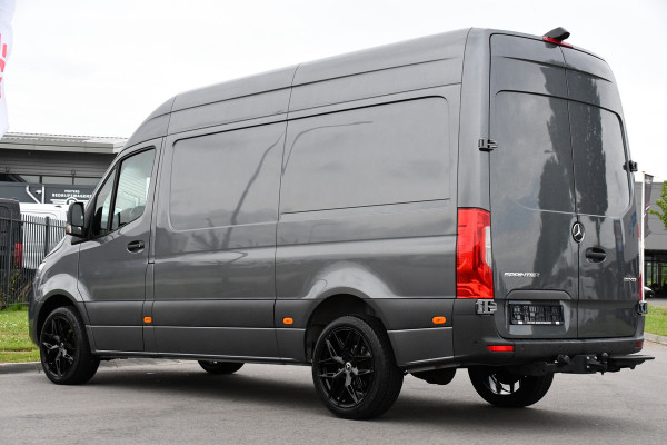 Mercedes-Benz Sprinter 317 1.9 CDI L2H2 RWD AMG Edition Camera, Cruise, LED, 3500kg Trekhaak, Carplay, NAVI, LED, 170PK, Automaat, Sensoren, Stoelverwarming, Uniek!