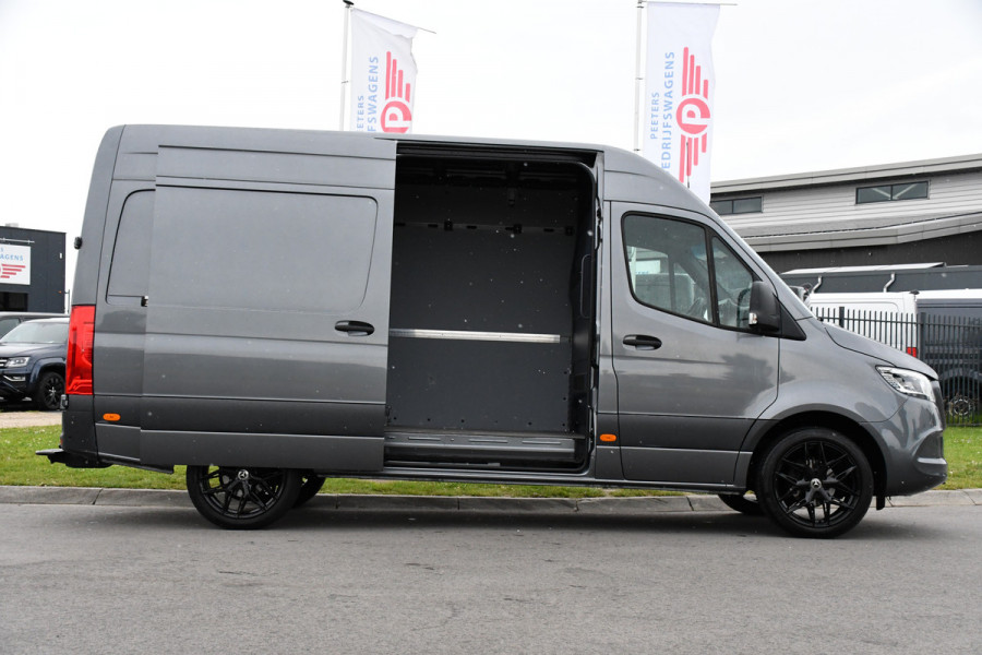 Mercedes-Benz Sprinter 317 1.9 CDI L2H2 RWD AMG Edition Camera, Cruise, LED, 3500kg Trekhaak, Carplay, NAVI, LED, 170PK, Automaat, Sensoren, Stoelverwarming, Uniek!