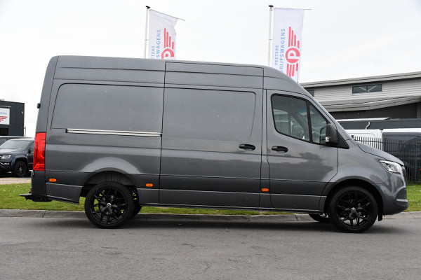 Mercedes-Benz Sprinter 317 1.9 CDI L2H2 RWD AMG Edition Camera, Cruise, LED, 3500kg Trekhaak, Carplay, NAVI, LED, 170PK, Automaat, Sensoren, Stoelverwarming, Uniek!