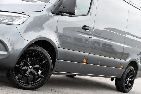 Mercedes-Benz Sprinter 317 1.9 CDI L2H2 RWD AMG Edition Camera, Cruise, LED, 3500kg Trekhaak, Carplay, NAVI, LED, 170PK, Automaat, Sensoren, Stoelverwarming, Uniek!