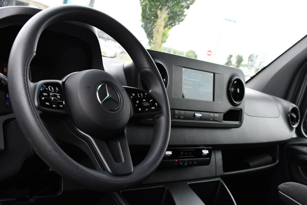 Mercedes-Benz Sprinter 317 1.9 CDI L2H2 RWD AMG Edition Camera, Cruise, LED, 3500kg Trekhaak, Carplay, NAVI, LED, 170PK, Automaat, Sensoren, Stoelverwarming, Uniek!