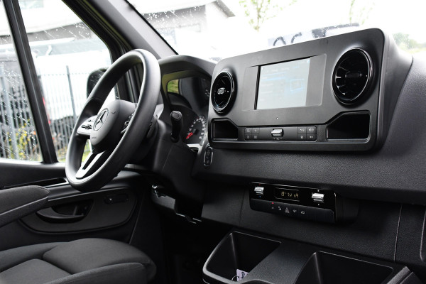 Mercedes-Benz Sprinter 317 1.9 CDI L2H2 RWD AMG Edition Camera, Cruise, LED, 3500kg Trekhaak, Carplay, NAVI, LED, 170PK, Automaat, Sensoren, Stoelverwarming, Uniek!