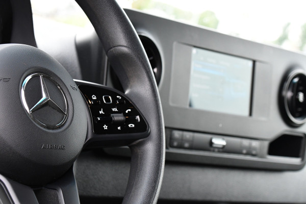 Mercedes-Benz Sprinter 317 1.9 CDI L2H2 RWD AMG Edition Camera, Cruise, LED, 3500kg Trekhaak, Carplay, NAVI, LED, 170PK, Automaat, Sensoren, Stoelverwarming, Uniek!