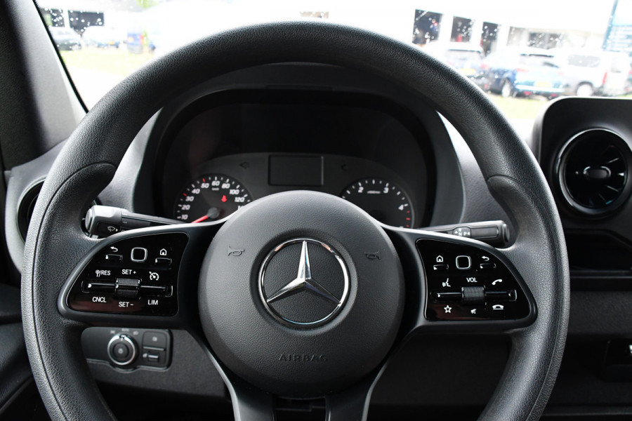 Mercedes-Benz Sprinter 317 1.9 CDI L2H2 RWD AMG Edition Camera, Cruise, LED, 3500kg Trekhaak, Carplay, NAVI, LED, 170PK, Automaat, Sensoren, Stoelverwarming, Uniek!