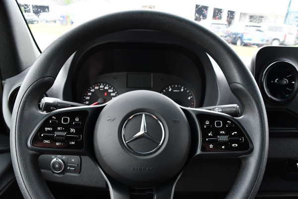 Mercedes-Benz Sprinter 317 1.9 CDI L2H2 RWD AMG Edition Camera, Cruise, LED, 3500kg Trekhaak, Carplay, NAVI, LED, 170PK, Automaat, Sensoren, Stoelverwarming, Uniek!