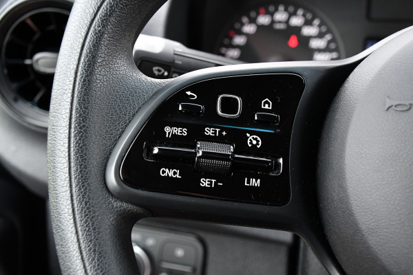 Mercedes-Benz Sprinter 317 1.9 CDI L2H2 RWD AMG Edition Camera, Cruise, LED, 3500kg Trekhaak, Carplay, NAVI, LED, 170PK, Automaat, Sensoren, Stoelverwarming, Uniek!