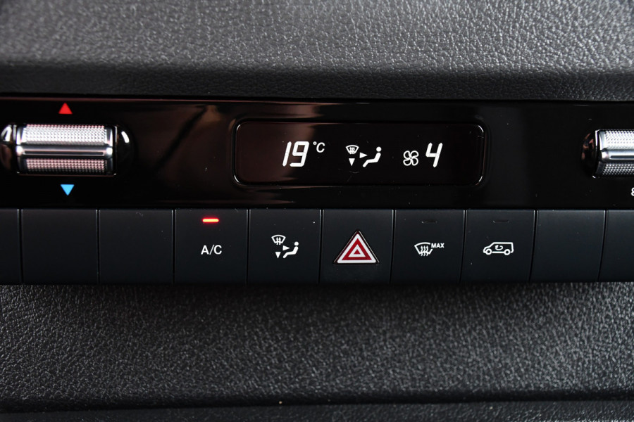 Mercedes-Benz Sprinter 317 1.9 CDI L2H2 RWD AMG Edition Camera, Cruise, LED, 3500kg Trekhaak, Carplay, NAVI, LED, 170PK, Automaat, Sensoren, Stoelverwarming, Uniek!