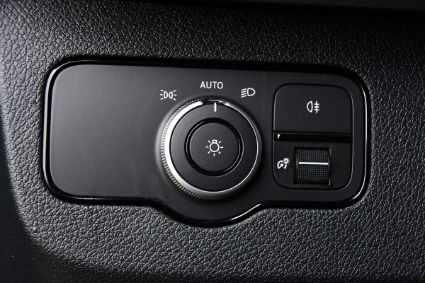 Mercedes-Benz Sprinter 317 1.9 CDI L2H2 RWD AMG Edition Camera, Cruise, LED, 3500kg Trekhaak, Carplay, NAVI, LED, 170PK, Automaat, Sensoren, Stoelverwarming, Uniek!