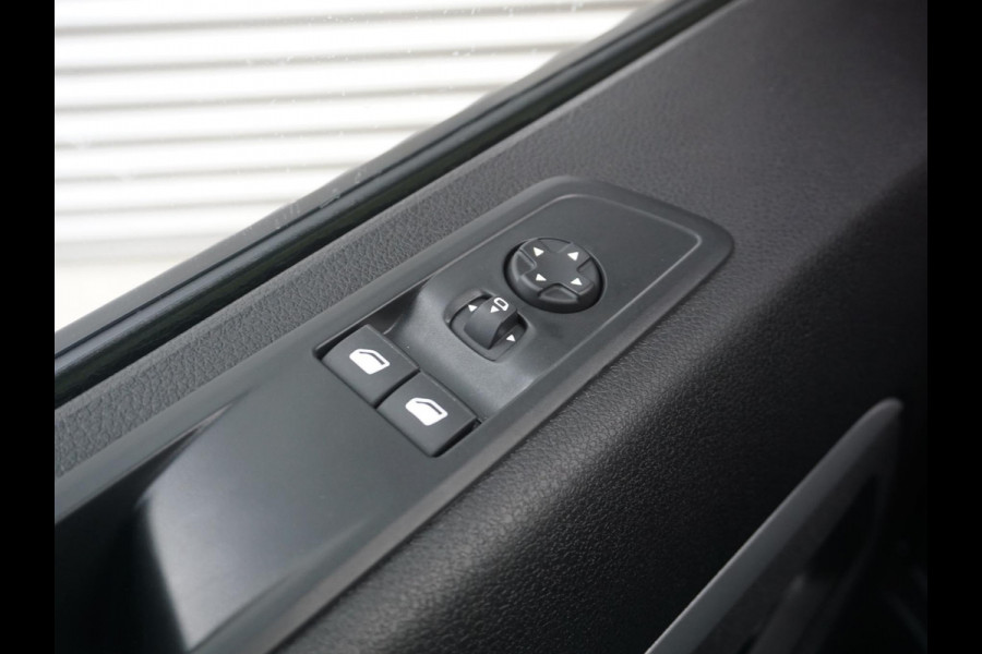 Peugeot e-Expert Dubbele Cabine 75 kWh | navi incl. Apple Carplay | laadruimtebetimmering | parkeersensoren | airco | cruise control | rijklaarprijs