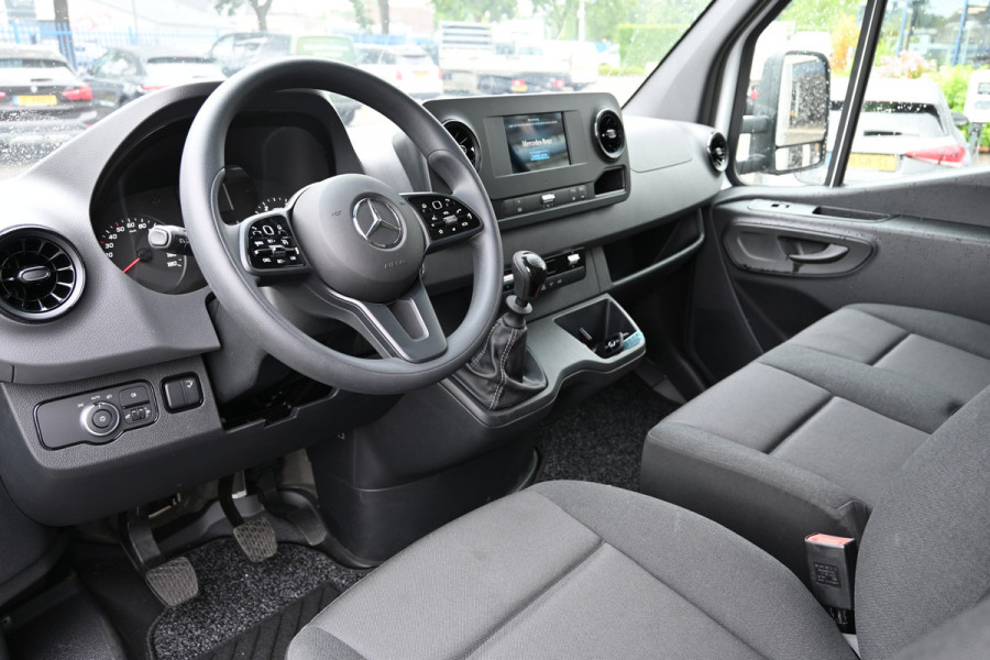 Mercedes-Benz Sprinter 515 CDI L3 Bakwagen met Dhollandia klep MBUX, Spiegelbak Meubelbak met laadklep en zijdeur
