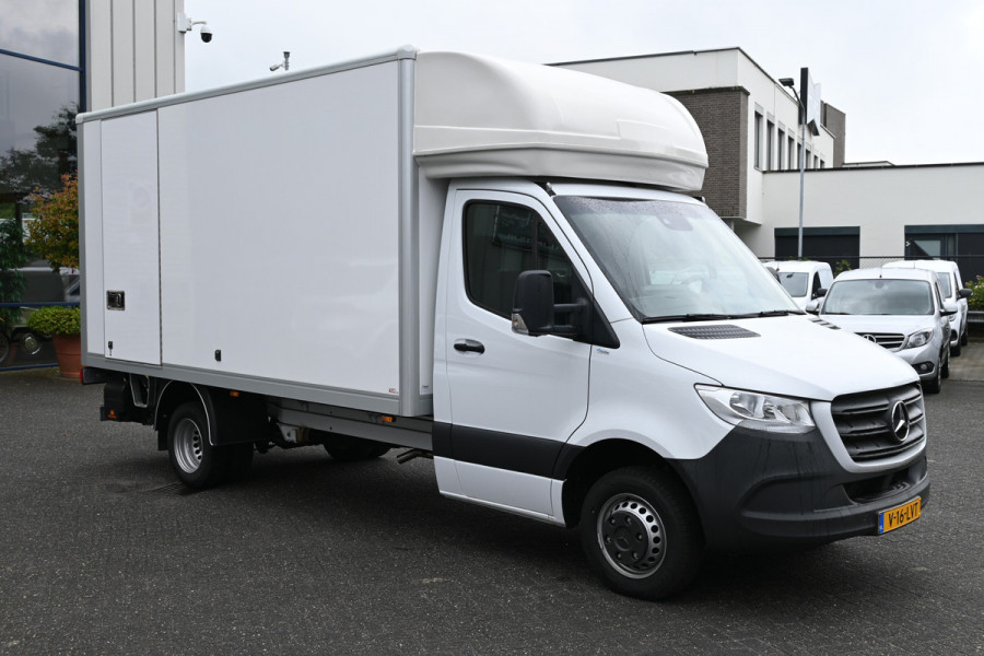 Mercedes-Benz Sprinter 515 CDI L3 Bakwagen met Dhollandia klep MBUX, Spiegelbak Meubelbak met laadklep en zijdeur