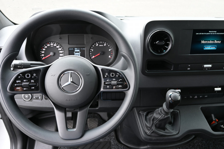 Mercedes-Benz Sprinter 515 CDI L3 Bakwagen met Dhollandia klep MBUX, Spiegelbak Meubelbak met laadklep en zijdeur