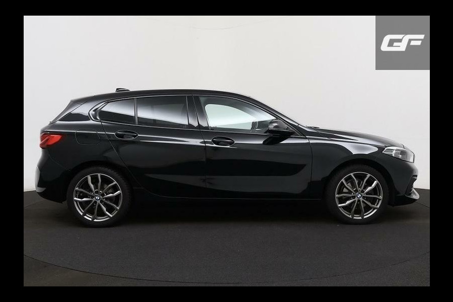 BMW 1-serie 118i Sport Black Edition Navi Cruise CarPlay NAP
