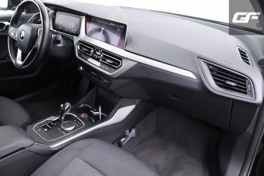 BMW 1-serie 118i Sport Black Edition Navi Cruise CarPlay NAP
