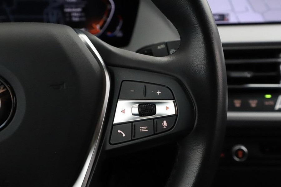 BMW 1-serie 118i Sport Black Edition Navi Cruise CarPlay NAP